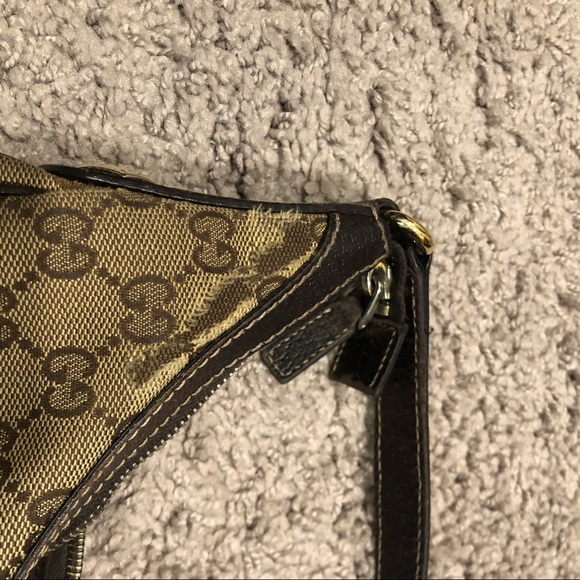 GUCCI Vintage Monogram Shoulder Bag || Brown - Picture 10 of 13